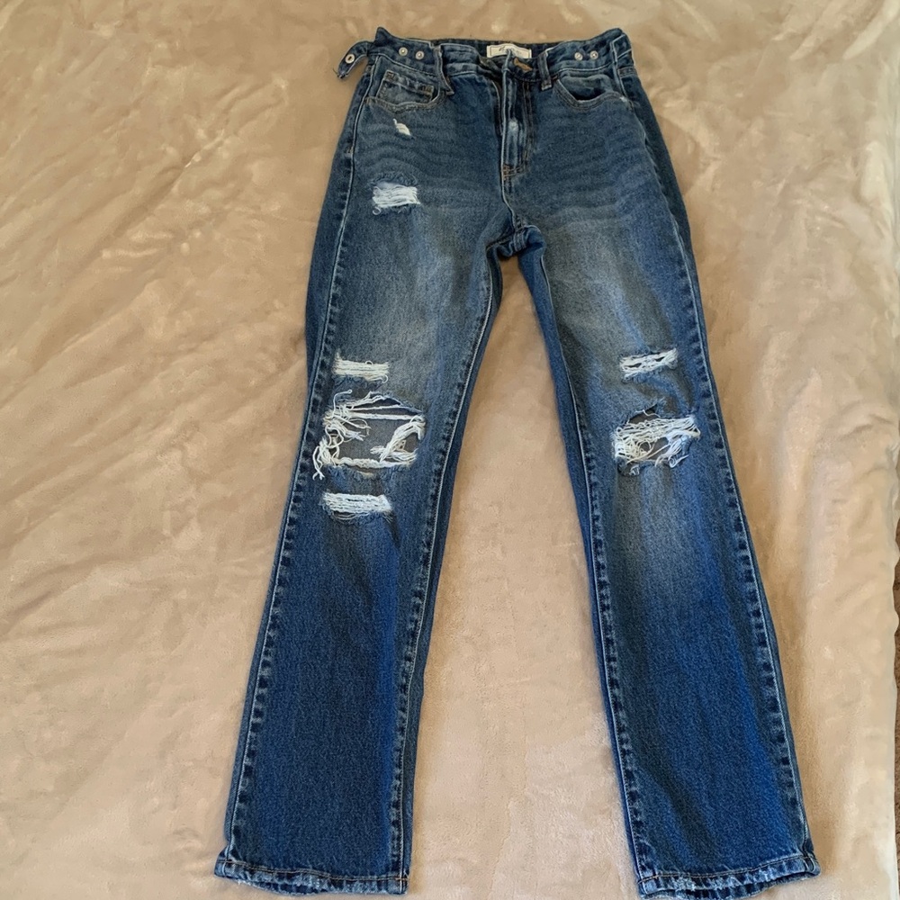 LIKE NEW KanCan Distressed High-rise 90s Straight Leg Jeans Women’s size 23